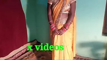 Boob Press Indian XXX Videos: Hindi Desi Indian Sex Video with Prongirl