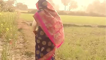 Action Indian Porn Films: Village wife gets paid to have sex in the great outdoors