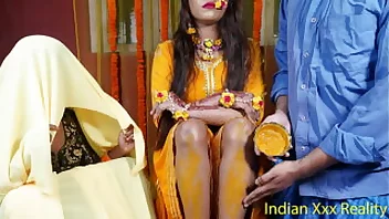 Aunty Indian Porn Movies: Desi girl gets her pussy stretched to the limit by her boss