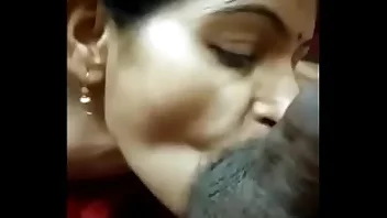 3d Indian XXX Films: A sexy Indian wife gives a nice blowjob