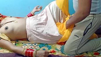 Action Indian Porn Films: Indian housewife gets naughty in HD video